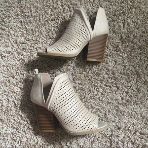 Quipid Block Heel Bootie